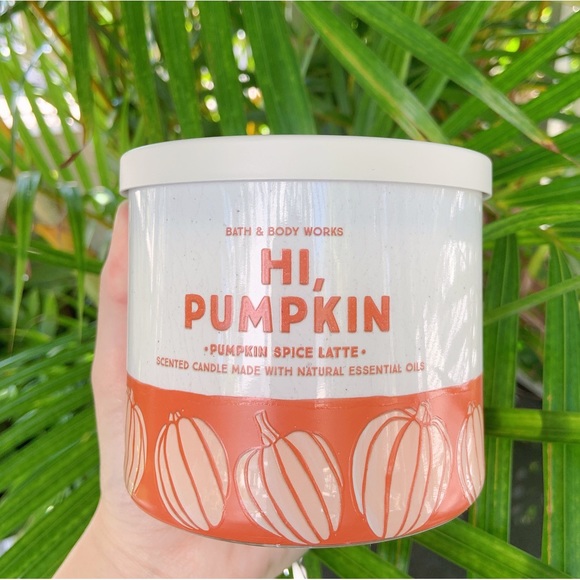 Bath and Body Works Pumpkin spice latte candle - Picture 2 of 7